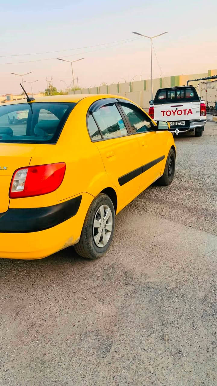 كيا ريو  امريكي موديل 2009 فول تومتيك ما عده الفتح كير مكينه شرط بيه كربون الضرر طخه خفيفه اب جهت اليمين من كدام السعر 77 مكاني موصل رقم *********** بي وتساب
