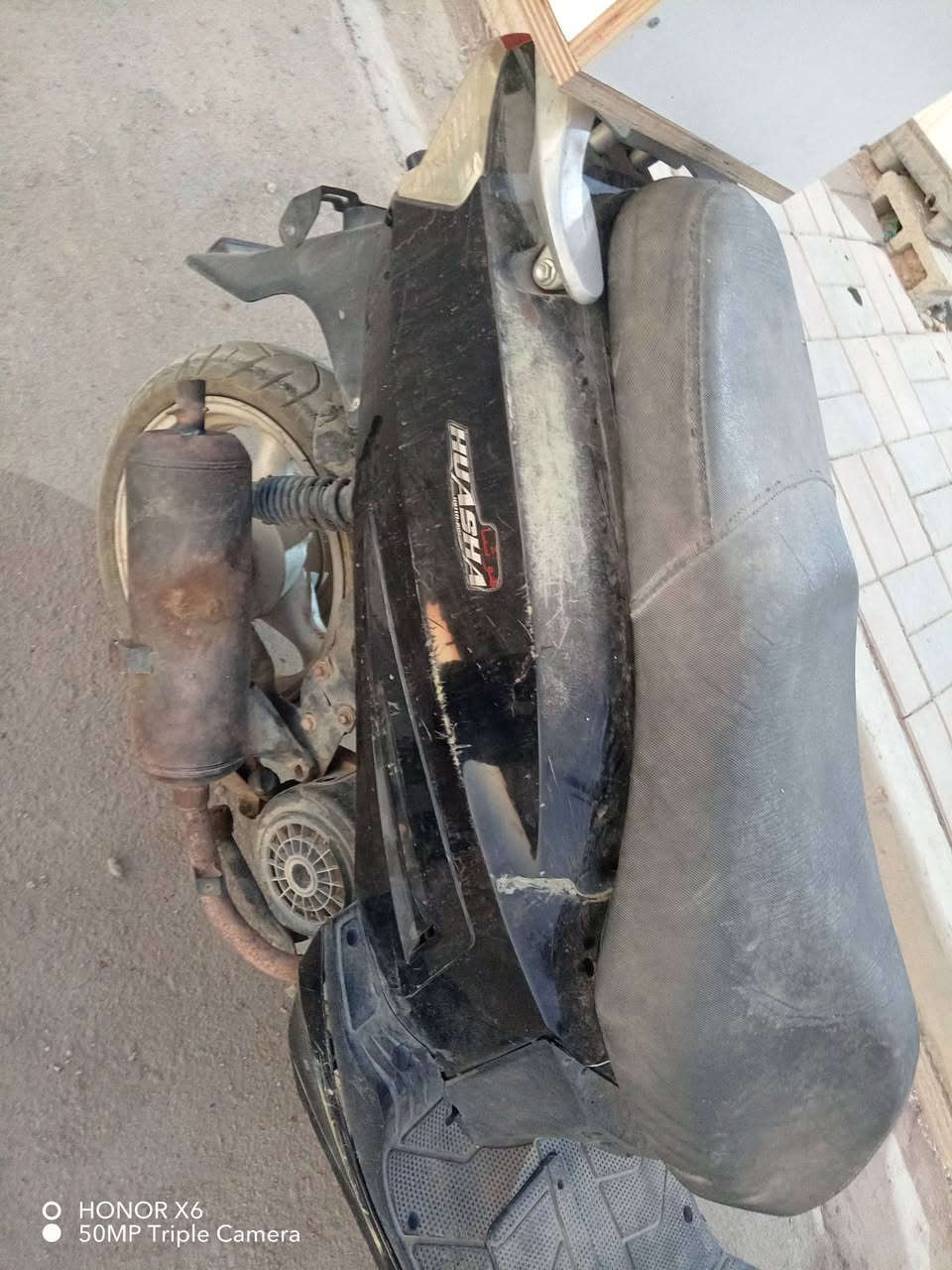السلام عليكم دراجة نارية للبيع نوع هوشيا سرعة 140km المحرك تجفيت جديد كهربائيات شغالة تايرات جيدة الموقع الخالص حي العمال السعر 250 *********** رقم التواصل

