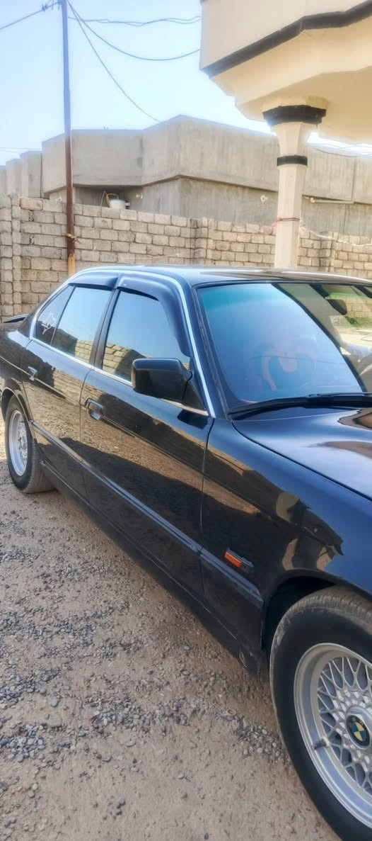 السلام عليكم
*بي ام للبيع موديل 90 

*حجم 520 …

*محرك كبس گير عادي 

*سنوية لل 35  رقم اربيل الدولي 

*گير ومحرك شرط 

*طخم تااير جديد 

*لايت زينون 

*تشغيل عن بعد 

*تبريد ثلج 

*والباقي شوف العين 

للاستفسار اتصل عل رقم 

*********** 

***********
