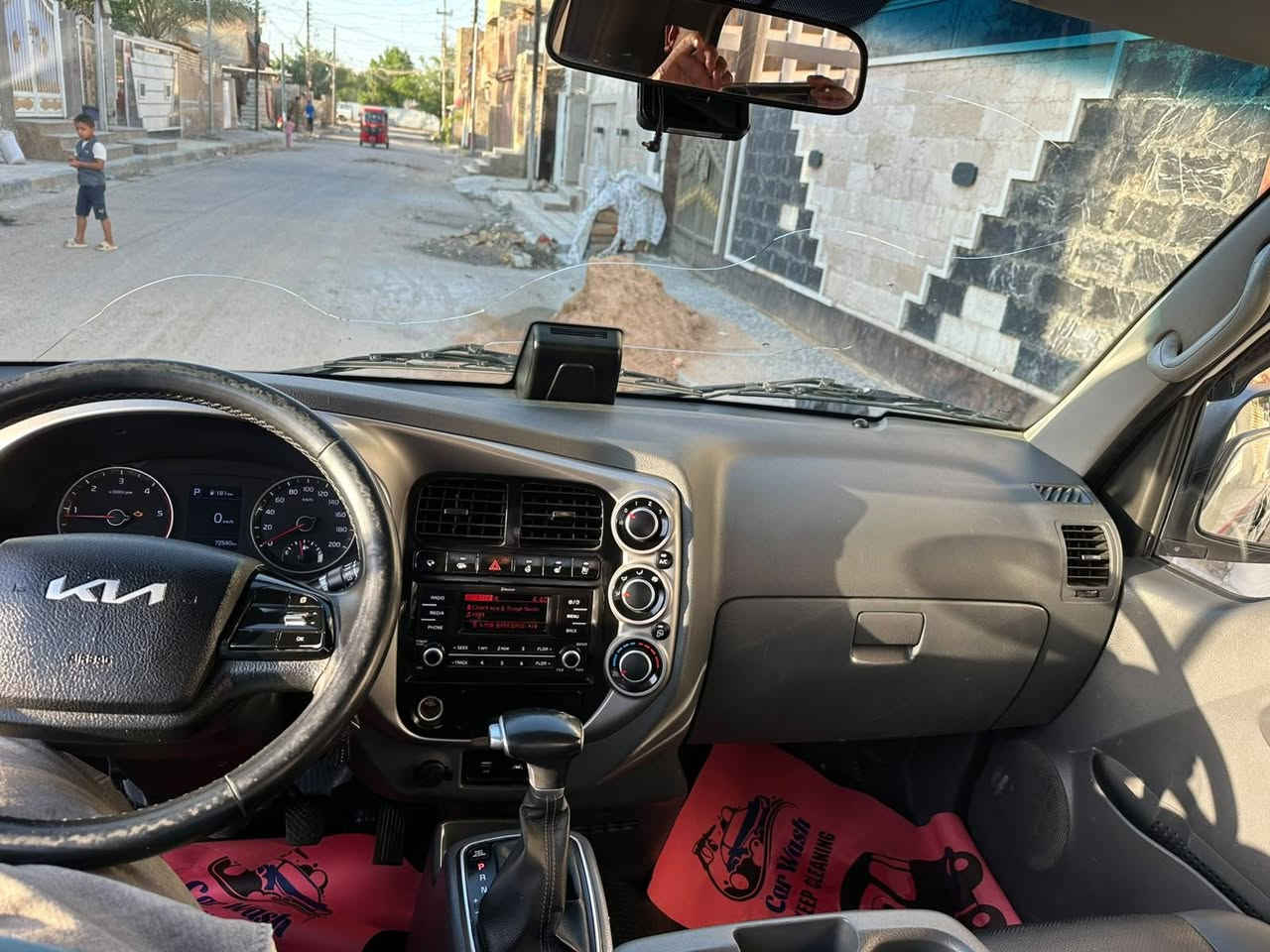 كيا بنكو قماره وربع 2023 مسكر كير اواماتيك مكفوله كير ومكينه ما عدا رصعه صغيره باب سايق وتكحيل قليل دعاميه اماميه محجر جديد للاستفسار اتصال ع الرقم *********** السعر 185 وبيها مجال قليل كرار الساعدي
