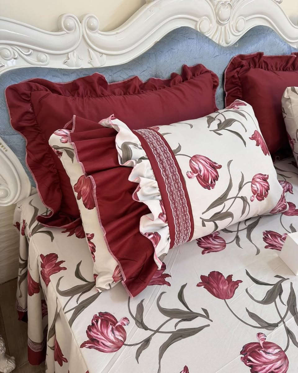 ✨ فرشة سرير نفرين بتصميم أنيق وفخم ✨
اختاري الألوان والتفاصيل اللي تناسب ذوقچ 🤍
📩 للحجز والاستفسار: مراسلتنا خاص

نص مكتوب في الصور:
- مفروشات جمانة ***********
- مفروشات جمانة
- ***********