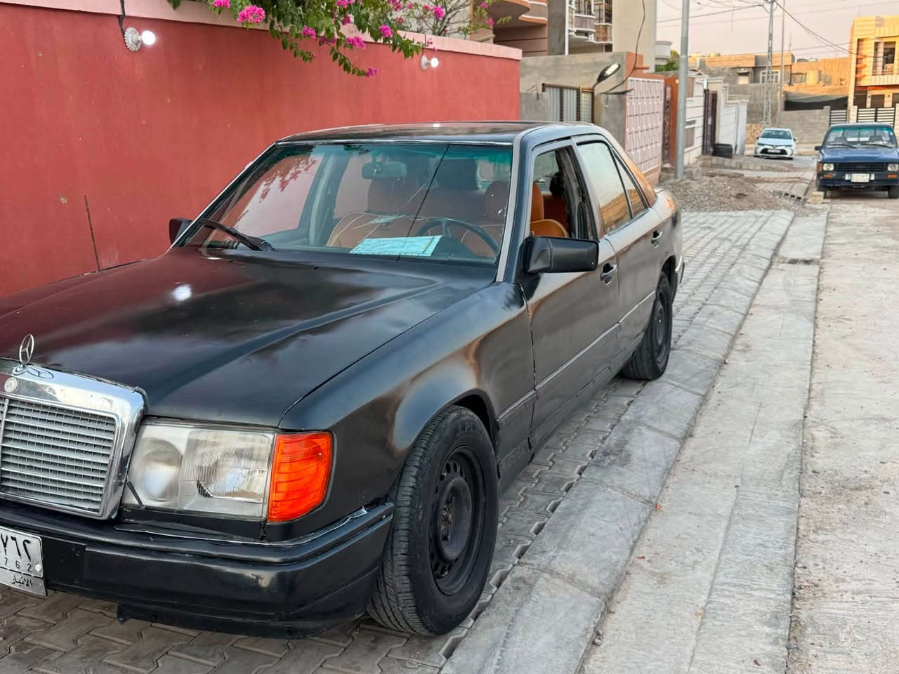 السلام عليكم❤️
مارسدس دب للبيع (فقط)
موديل 1991
قواعد ممعره 
خياسات مابيها معمرات كلها 
مصبوغه عام 
كير ومحرك واكسل بجيس 
تايرات نضاف
رقم انبار سنويه ساقطه من الـ24
شرط التحويل
دوشمه جديده بيها 
فتحه بيها وملغيه 
صدرها نص عمر 
سعرها (26)وبيها مجال بسيط 
مكان السياره ديالى-جلولاء
للأتصال:***********

