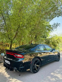 جارجر 2018 sxt موصفاتها تشغيل عن بعد حساسات شفتات ستيرن شاشه كبيره داخ...