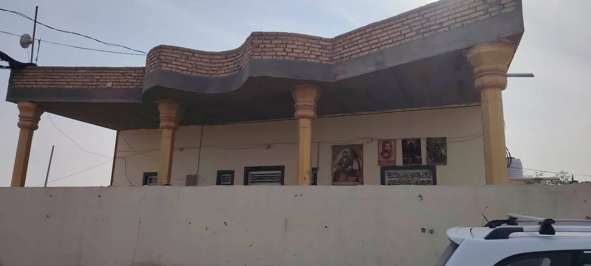 اسلام عليكم بيت زراعي السنيه قرب معمل البان شارع مشتل بركات ام البنين ع المساحة 900 بي 3 غرف  براني صحيات داخليه و خارجيه مطبخ صاله كبيره رقم الهاتف ***********
