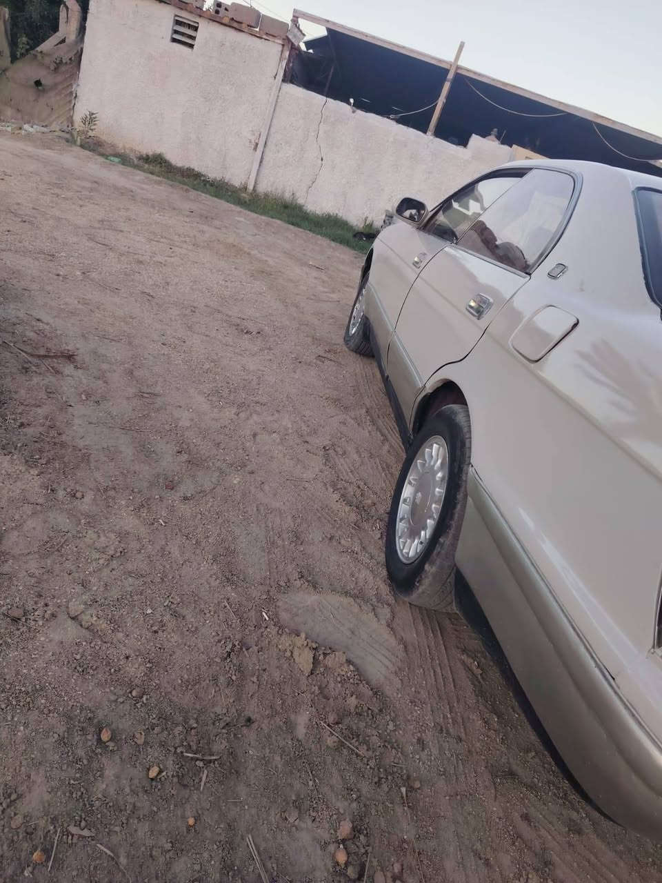 السلام عليكم بطه منفصل للبيع فقط موديل (95) صبغ عام جماليه فقط مكفوله من الكص ونقل الجثه رقم انكليزي راعيه بغداد تحويل مباشر مكينه وكير بصندوك ترايك للبصره السعر 53 وبيهاا مجال بسيطه للاستفسار *********** مكاني بابل
