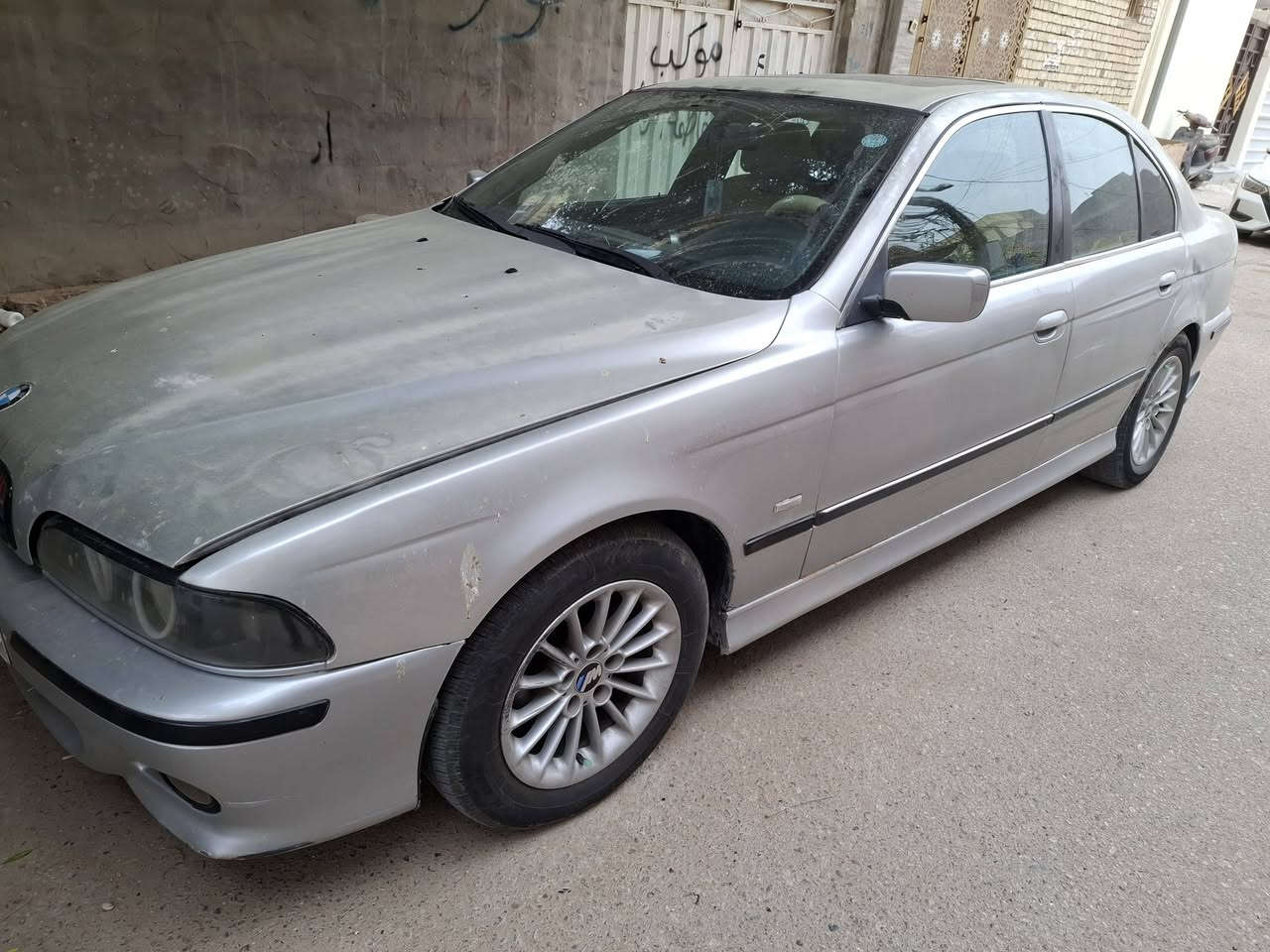 بي ام دبليو 528 • موديل ٢٠٠٠ • بصمه