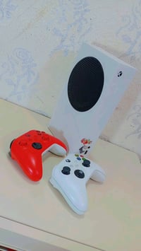 اكس بوكس سيريس اس • ذاكرة ٥١٢ • ٢ جوستيك اصلي