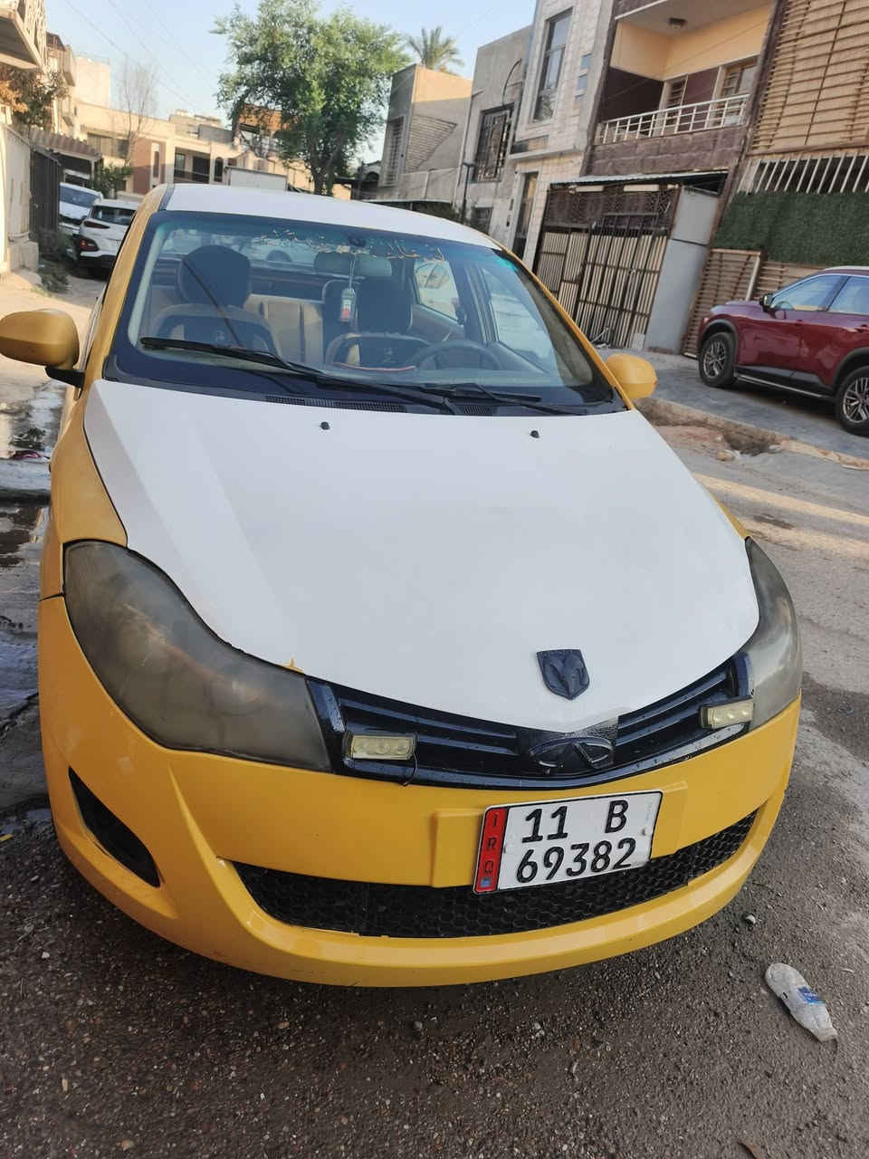 السلام عليكم شيري فلاوين ٢ موديل ٢٠١٢ رقمها بغداد يرادلها ترتيب مكينة و كير و تبريد و كهربائيات كله شغال  غرفتها زينه نضيفة هيئة مصفره و عليها غرامه تنزل من سعر السياره السعر ٢٠ و بيها مجال الرقم ***********
