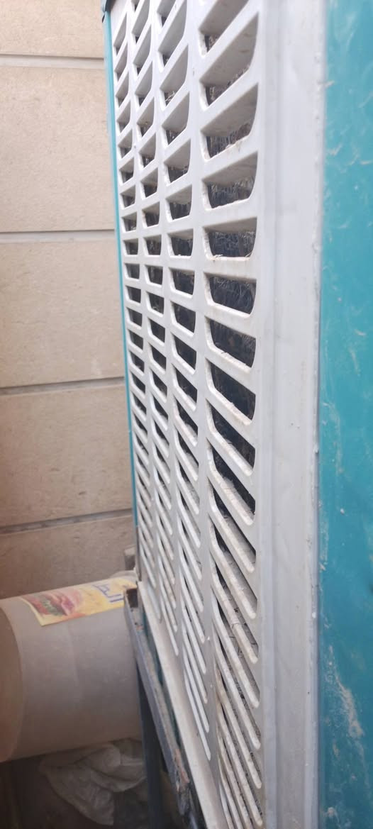 مبرده نضيفه للبيع حجمه 2 ونص سعره 80 الف  مكاني بغداد الشعب شارع الصحه رقمي ***********
