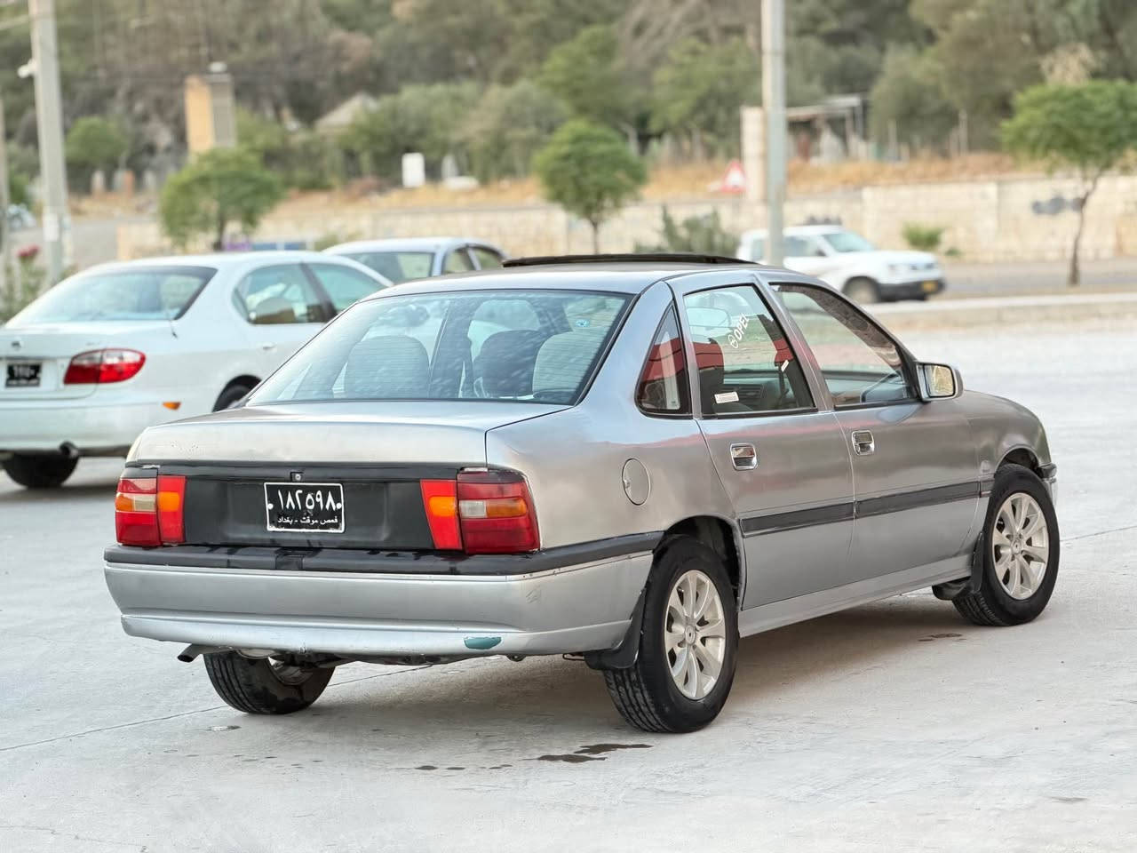 سەرەتا بەناوی خوا 
ئۆپڵ ڤیکترا مودیڵ 1990 
سەیارە ئارم پلاستیک سلیمانیە تۆندوتولە 
دینار مەسروفی نیە گیرو مەکینە بەشەرت مەکینە18
سڵایتە چوار تایەو ویڵی پاکی لەبنە 
نرخی 27 گەڵاو مەحامەلەیەکی برایانە
واتس ئاپ   ***********
كورەک*********** رانية, السليمانية
