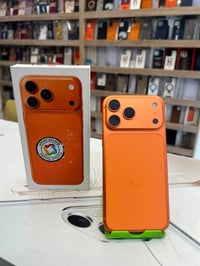 iphone 17 pro max  النظافة 100/100  البطارية 100  عدد الدورات 51  ضمان...