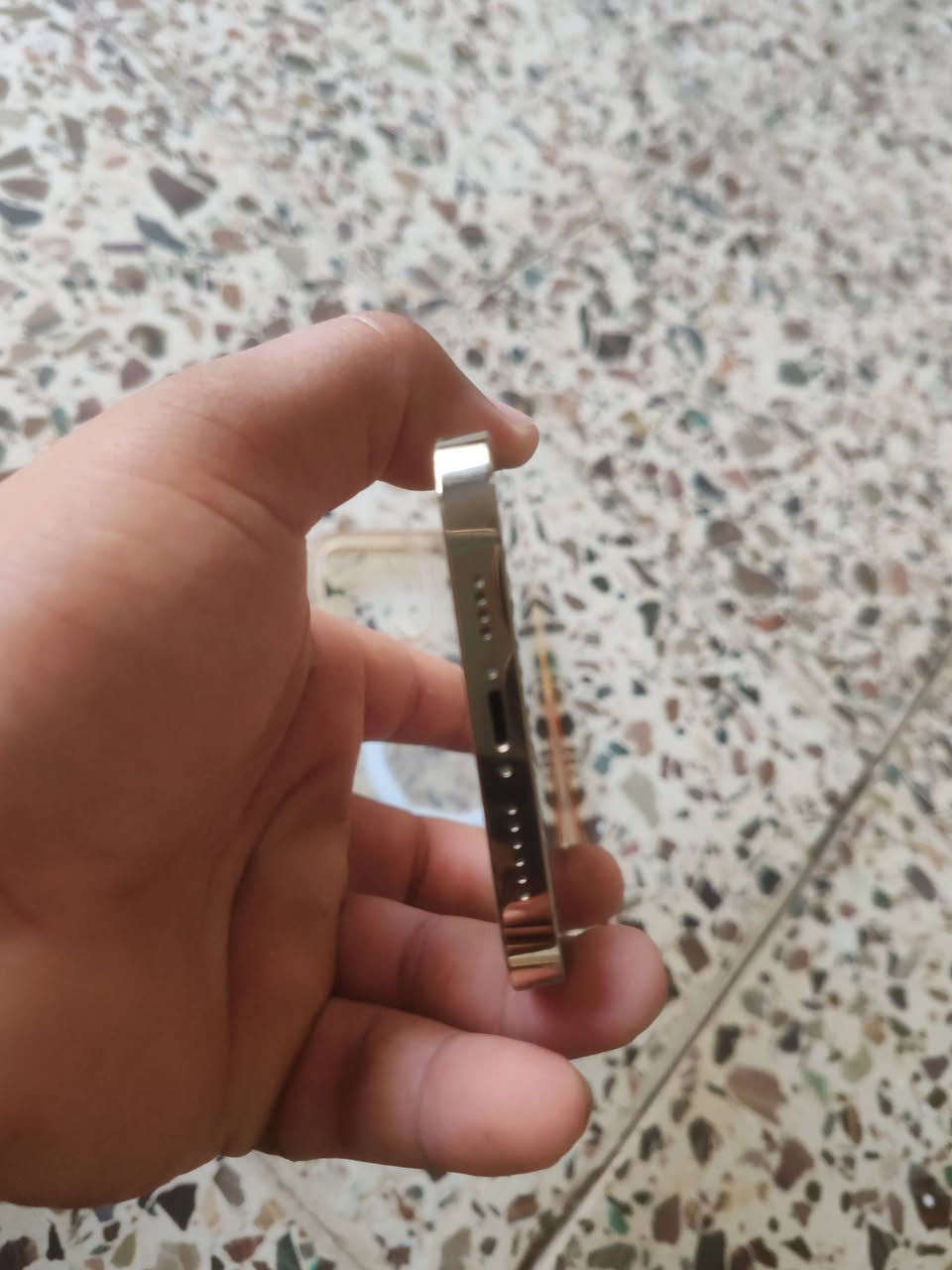 السلام عليكم ايفون للبيع ذاكره 128 بطاريه 84 الجهاز جديد الاستفسار اتصلل على هذا الرقم ***********👍

