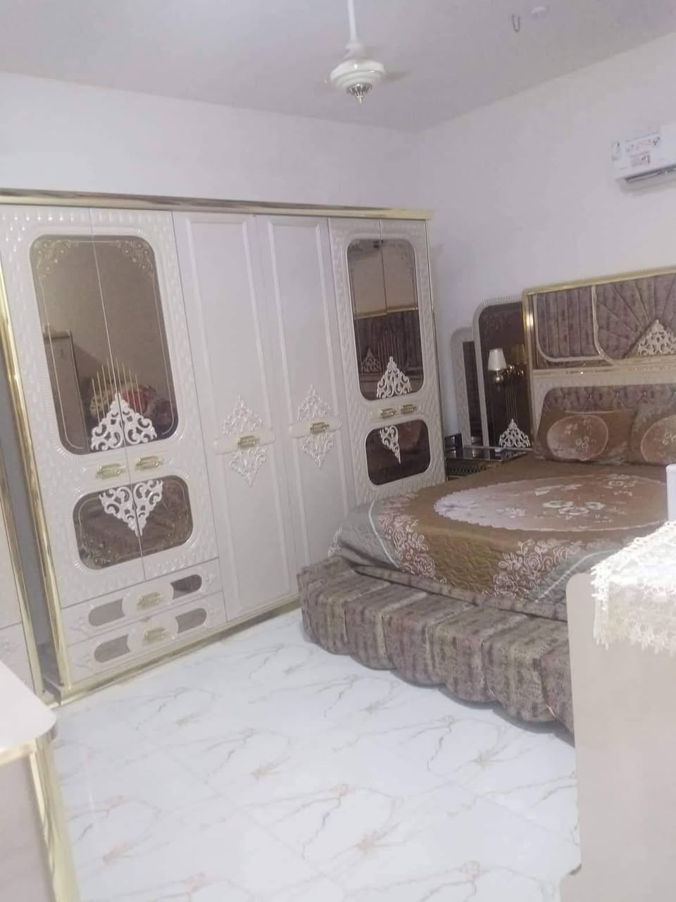 سلام عليكم دار لبيع مساحه ١٢٠ فرع علي دبل السعر ١٧٥ الاستفسار ع هذا رقم ***********
