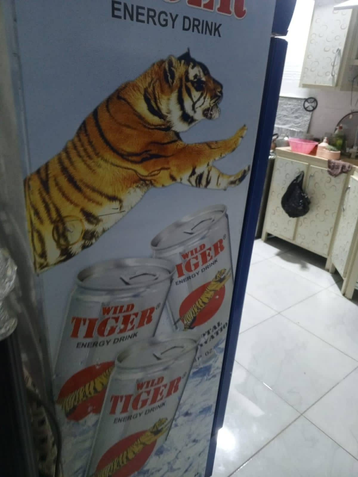 غراض للبيع المكان الشرطه الرابعه اكو توصبل بكروه الجاد والشرايه يتصل ***********

نص مكتوب في الصور:
- www.wildtigerlc.com