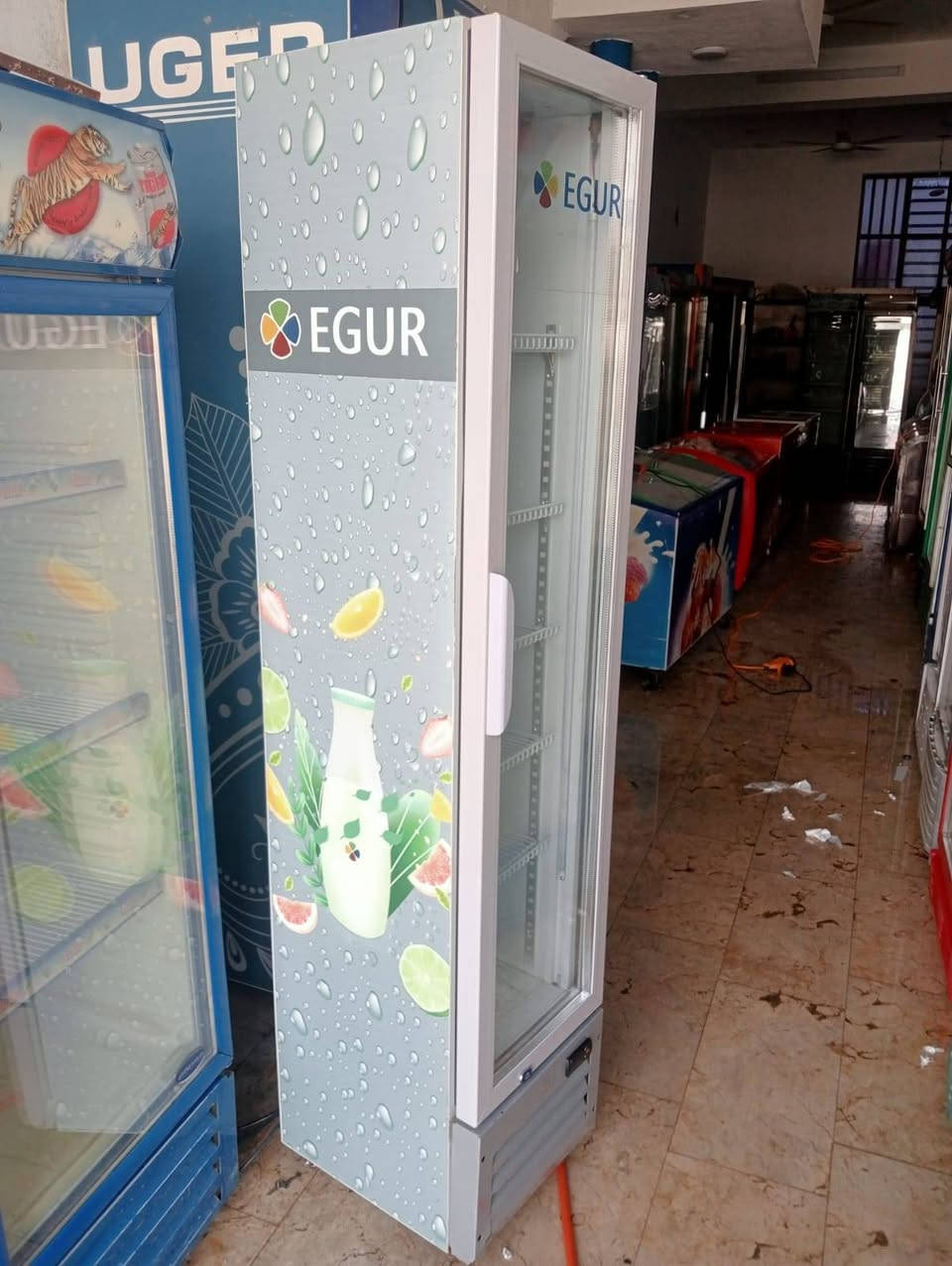 مجمدة عمودية • عدد ٢ • نظافة ٩٠٪