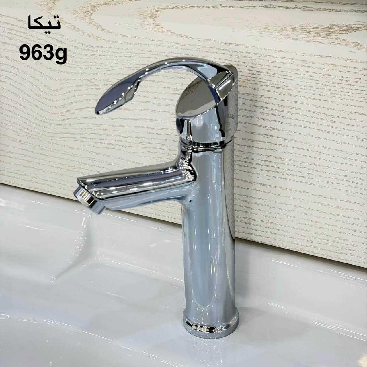 خلاط مغسلة من شركة نوتريكا الايرانية 
فول براص ضمان 5 سنوات

هاتف 

***********
 #العراق #بغداد #بصرة  #جملة #انشائية

نص مكتوب في الصور:
- اتریسا
- 1300g
- تیکا 963g
- هيليا
- 1350g
- ارنیکا
- 1000g
- مغسله جكنت شاين ذهبي 1125g