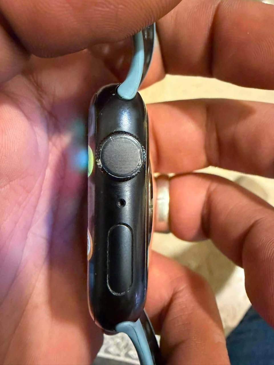 ساعة Apple whach جيل 9 مستعملة نظيفة بحالة جيدة مابيها اي كسر او فطر بطارية 88 ملحقاتها موجودة الكارتونة + كيبل الشحن + السير الاصلي 
المكان كربلاء للاستفسار واتساب *********** 
السعر 270 وبيها مجال بسيط
