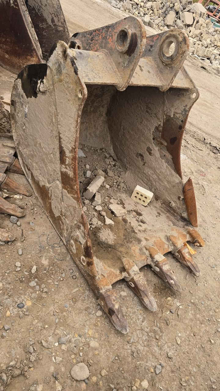 كيله متر يابانيه مكفوله من الفطر ولحيم حجريه العنوان واسط العزيزيه الشارع العام محلات بيت الزهلول الأدوات الاحتياطيه للحفارات الهيتاشي الاتصال ***********

