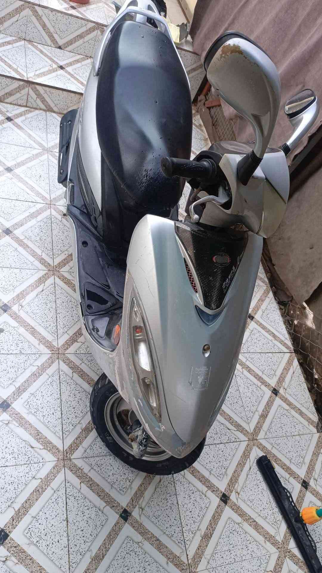 ج4 مفتوحه دراجه فول نعومه 
كله شغاله كل نقص مابيه 400 ومجاله قليل 
*********** ناصريه مركز دراجه على  البلاد

نص مكتوب في الصور:
- CAMON 20 Pro 2026.09.18 18:23 101mm f/1.7 1/60s ISO310