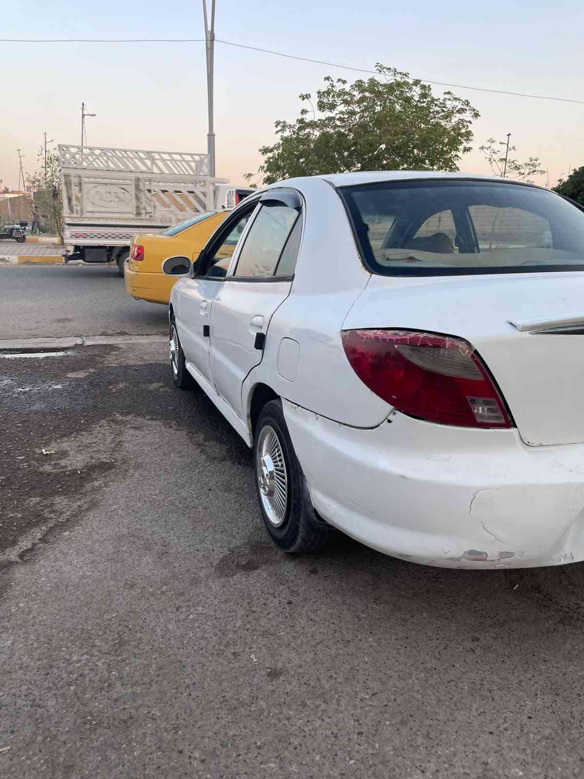 سلام عليكم كيا ريو موديل 2000 مكينه 1600
كير ومكينه حاويه صدر خلفي امامي جديد جام كهرباء 
رقم لانبار سنويه لل 29 تحويل سعر 30وبيها مجال 
مكان السياره لانبار قضاء هيت 
‏‪***********‬‏
