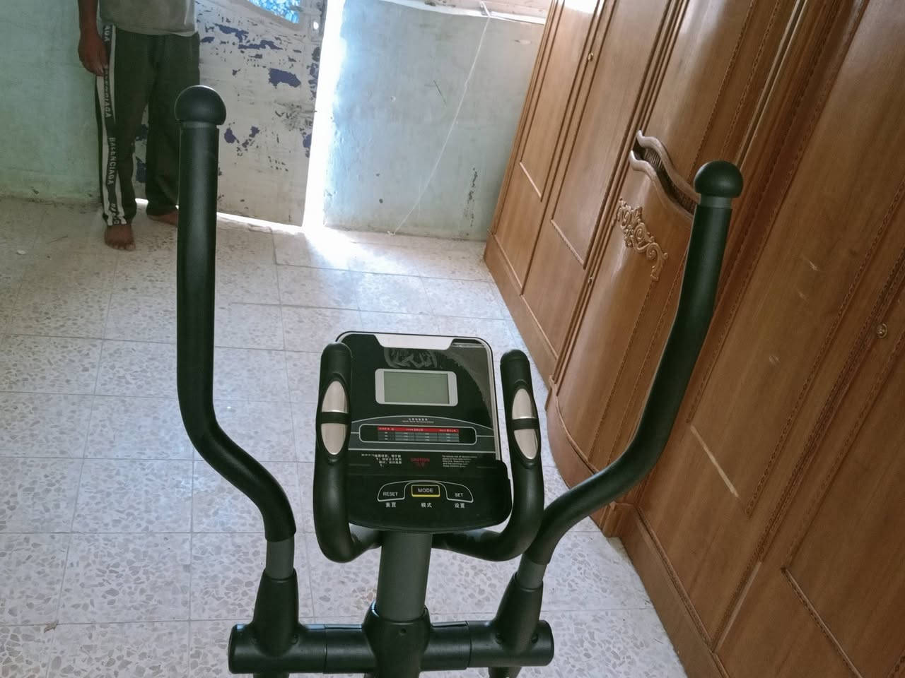 جهاز رياضه للبيع جديد بل جيس ستعمال قليل شرط الشغل بي 5 سرع سعره مناسب ***********
