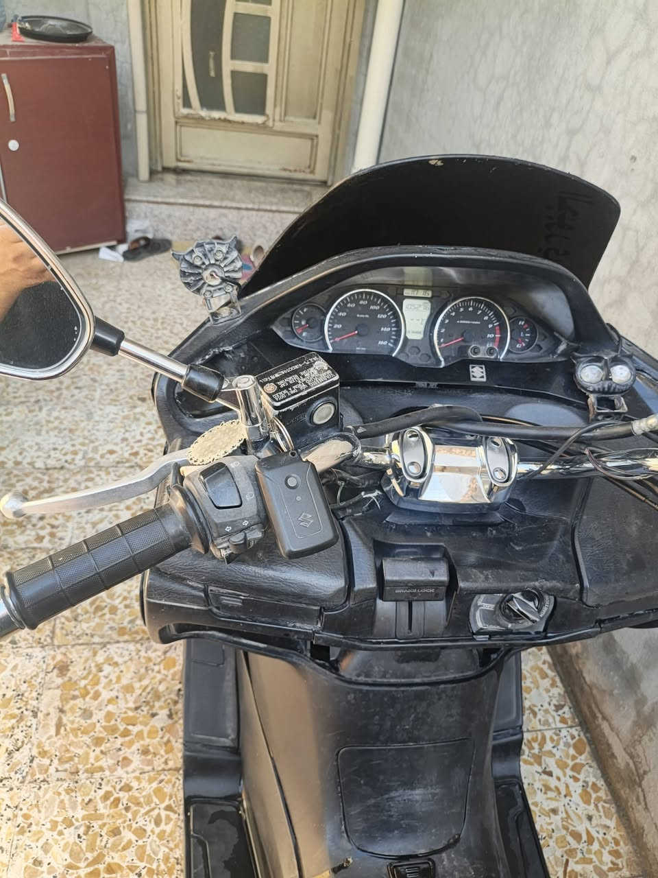 سلام عليكم سكاي ويف 250 بصمه فئة ال S الدراجه شغاله ما بيها شي بس تفقد شحن الباتري ما اعرف ليش مكينه خير من الله و الدراجه نظيفة صالنصه رياضي نوزل جديد شاد الها باتري جديد تاير خلفي جديد 
مكاني كربلاء ***********
