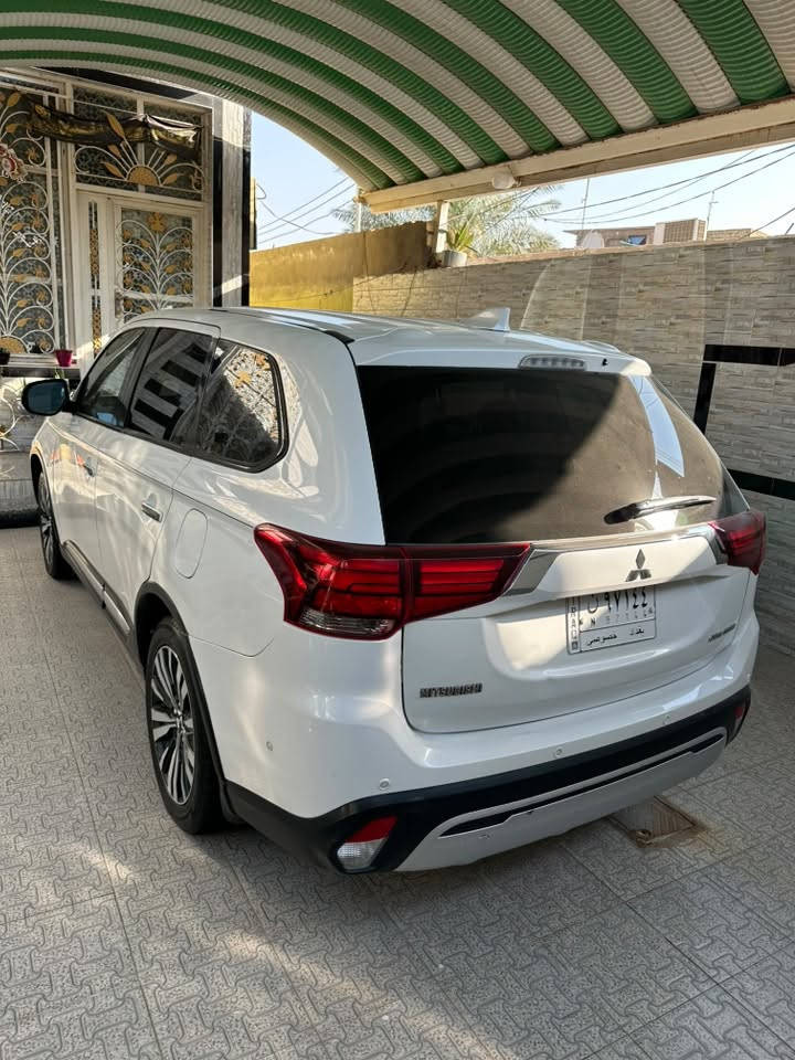 السلام عليكم 
متسيوبيشي اوتيلاندر
موديل 2019
رقم بغداد / مشروع وطني
مواصفات السيارة
سبعة راكب
بصمة
تشغيل عن بعد
مانع انزلاق
كشنات تدفئه
شاشة
حساسات
مكفولة كفالة عامة

للاستفسار واتساب
***********

اتصال 
***********

