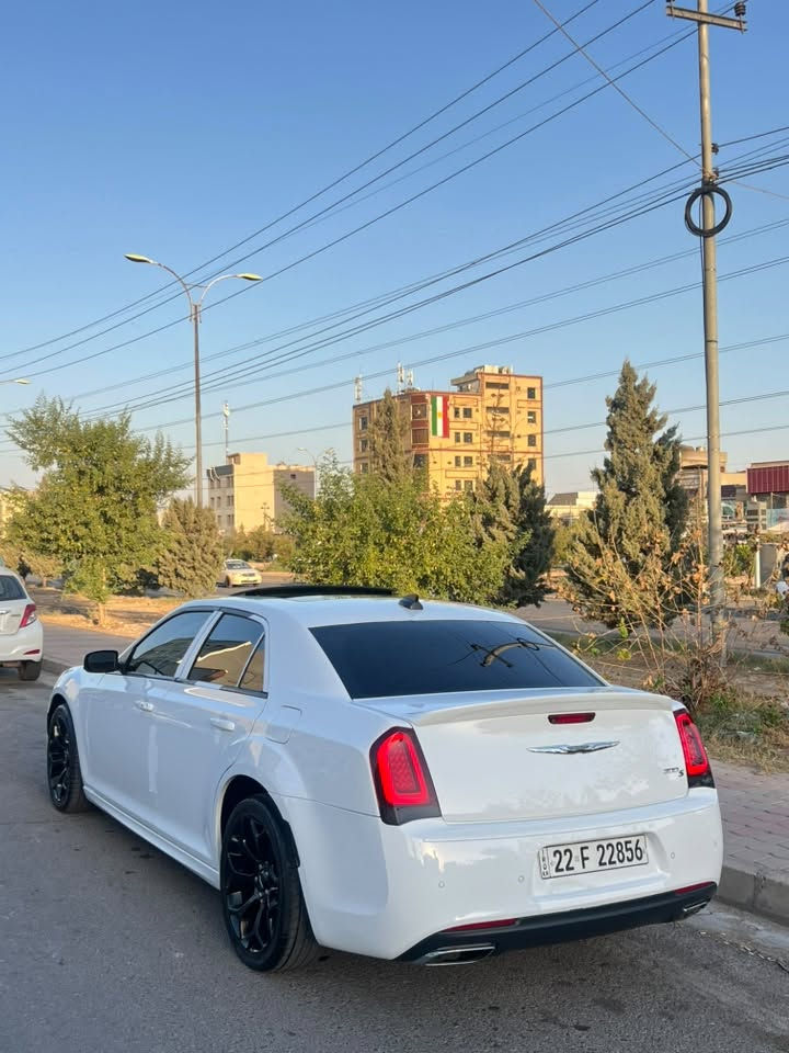ئؤباما٢٠١٨S
سيارة Sفول
سيارة داخل كلين 
بس بل اربيل شبر بونيد بي سبغ 
لا دواخل لا ارباك 
كندي سيارة 
سيارة ماشي٦٢
سيارة حساسات خلفي امامي 
سيارة فول 
گير محرك كلة بشرت 
سيارة حيل حلوو جديدة 
***********عندي واتساب
