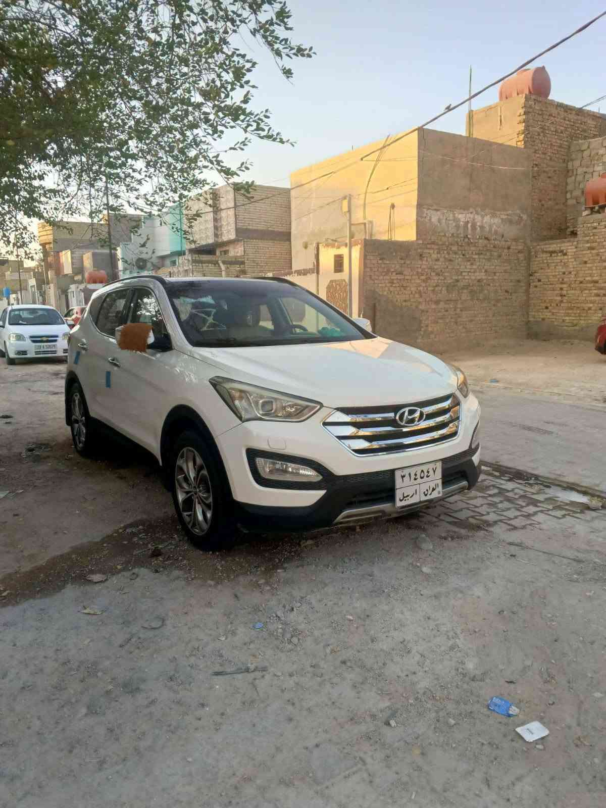 أذا لكيت ارخص منها وبنظافتها تاخذها بلاش 
العرض لمدة يوم واحد فقط مو يتغير السعر تكلي ليش 
السعر 121 ورقة فقط بسعر البلاش والله 
سنتافي وارد خليجي 2013
المواصفات. 
1. مكينة 4 سلندر اقتصادية وقوية 2400 دوش دوش 
2. سيارة عائلية 7 راكب انتبة 7 راكب 
3. كشنات 2 كهرباء مو ١ لا ٢ كهرباء 
4. أشاير ب المري. والمري شفط على الريمونت 
5. شاشة + كامرة 
6. تحكمات مقود 4 اتجاهات 
7. ايكو سستم 
8. درايف مود 
9. بانوراما على طول قمارة السيارة  
الحدادية.  جاهزة على اخر حباية 
تايرات تخم جديد 
مكينة كير. جاهزات 
تبريد ثلج 
السيارة ماشية 147 الف كيلو فقط فقط.  اكو موديلات ٢٠ ماشيات اكثر منها 
الرقم ب أسم كردي مو شركة.  وكالة ب أسم عربي يحولك ثاني يوم.  اي غرامة كانت مرورية كانت على تجديد السنوية هذني علية اي غرامة كانت اني اتحملها. 
تريد وكالة تريد تحويل.  ماكو اي مشكلة. 

هذا العرض لمدة يوم واحد فقط.  والسعر نهائي غير قابل للتفاوض.  للاستفسار.  *********** 
***********

