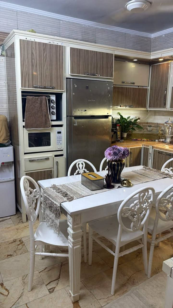 🏡 للبيع دار سكني في بغداد – الغزالية / بداية شارع الضغط
📍 الموقع: الغزالية – بداية شارع الضغط – محلة 673.

📐 المساحة: 120 متر مربع.

🏠 الواجهة: 6 متر.

📏 النزال: 20 متر.

تفاصيل الدار:

- 🚗 مساحة الكراج: 6 × 6 متر.
- 🛋️ مساحة غرفة الضيوف: 5 × 5 متر.
- 🏠 مساحة الهول: 4 × 5 متر.
- 🚿 يحتوي الدار على حمام.
- 🍽️ يحتوي الدار على مطبخ.

الطابق العلوي:

- 🛏️ غرفة بمساحة 6 × 4 متر.
- 🏗️ أمام الغرفة توجد مساحة تكفي لبناء غرفتين إضافيتين.

📞 للاستفسار والاتصال:
***********
