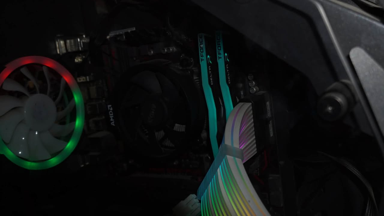 •• مواصفات الحاسبة:
AMD Ryzen 5 5600G :المعالج سرعة المعالج: حتى 3.9GHZ
16GB RAM :الرام
AMD Radeon :كرت الشاشة
Graphics
Windows 11 Pro 64-bit :نظام التشغيل
DirectX: 12
: 650AT

مناسبة للألعاب.والتصميم،
والمونتاج

مع شاشة 
وهداية😍👇🏻
كيبورد احترافي
ماوس احترافي
وجميع الملحقات اخذها وكبل العب او منتج😊
سعر: ٩٠٠وبي مجال للطيبين
عنوان: ذي قار
للتواصل والاستفسار:***********
