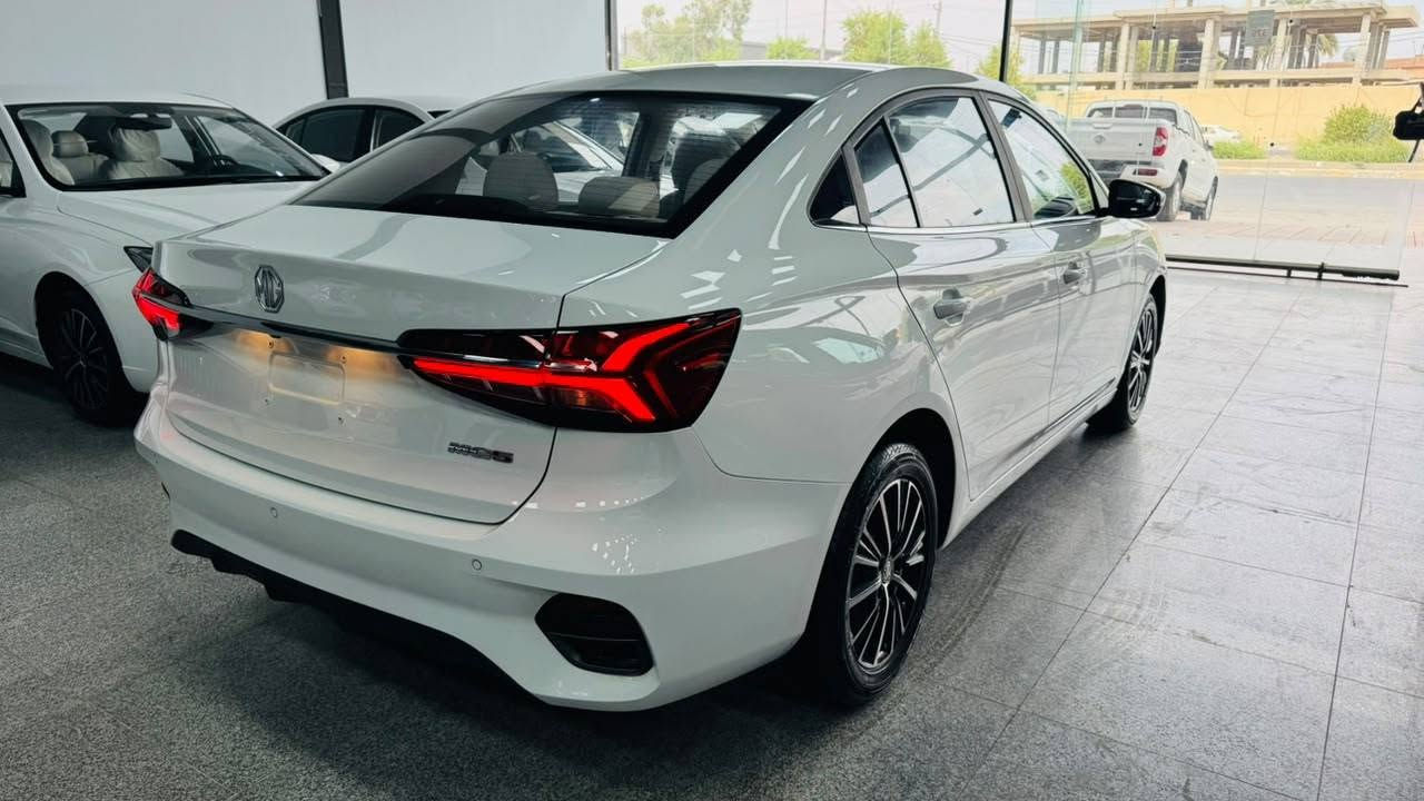 بسم الله الرحمن الرحيم
MG5 plus 
كه مترين نرخ 💰 💰 💰 
ته نها 110$
Comfort نيو مواصفات 
موديل 2025
سفر كيلومتر 
6سال زه مان شركة 
كوشن جلد ناو سپى 
كاميرا 
بصمة 🫆 
شاشه گه وره 
گيچ الكترونى 
ويل كروم 
لايت ليد و زينون 
بگ لايت ليد 
حساس دعامى دواوه 
ئاوينه إشاره ت 
سوكان ڤوليوم 
تعديل سرعة 
تبريد مركزى دواوه 
USB 
Apple car play ⏯️ 
Auto Android 
زؤر مواصفات تر.....
شوين هه ولير

