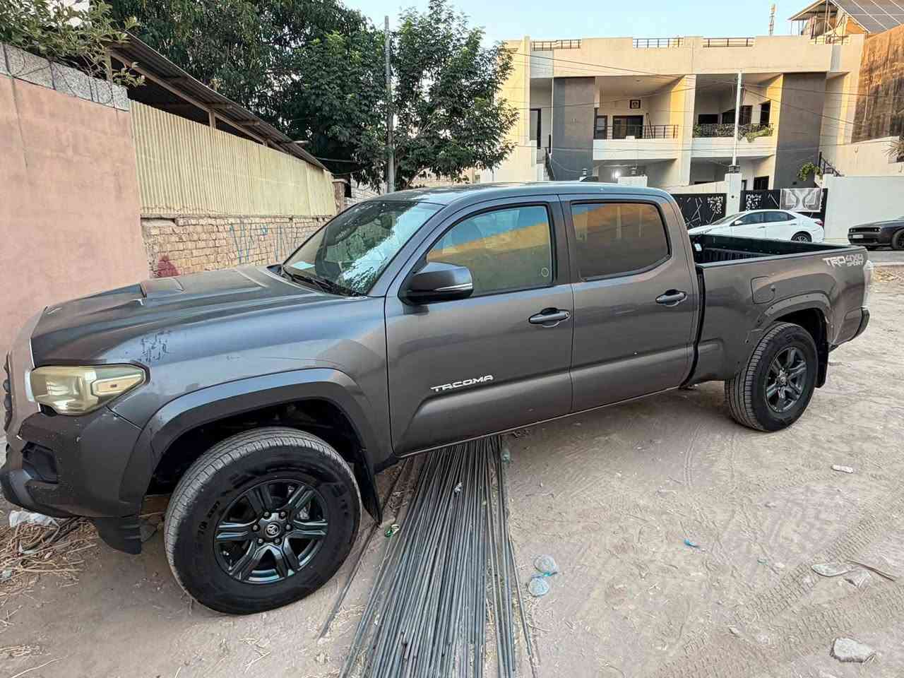 تيوتا تاكوما موديل, 2021 للبيع
فول فول مواصفات TRD فور ويل
بصمة
كشنات جلد 
فتحة سقف
رقم بصرة مشروع وطني
سيارة مرتبة ونظيفة وحادث مثل ماموضح بالصور 

السعر 190 وبيها مجال شي قليل 
اذا تريد تفاصيل اكثر وشراي راسلني او اتصل وتدلل ***********
