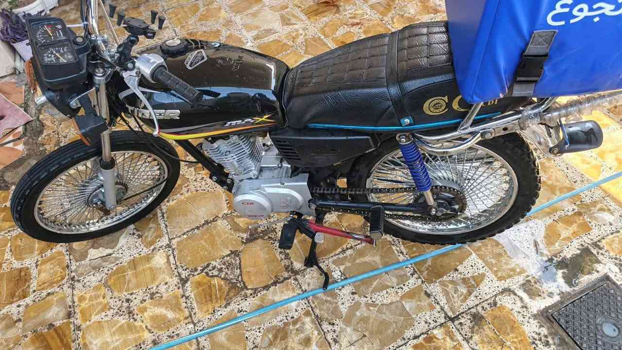 ماطور لبيع موديل 2021 اخو جديد ما مفتوح كبس 
كهرباء شغاله سعر 420 عنوان حي اسرة رقم ***********
