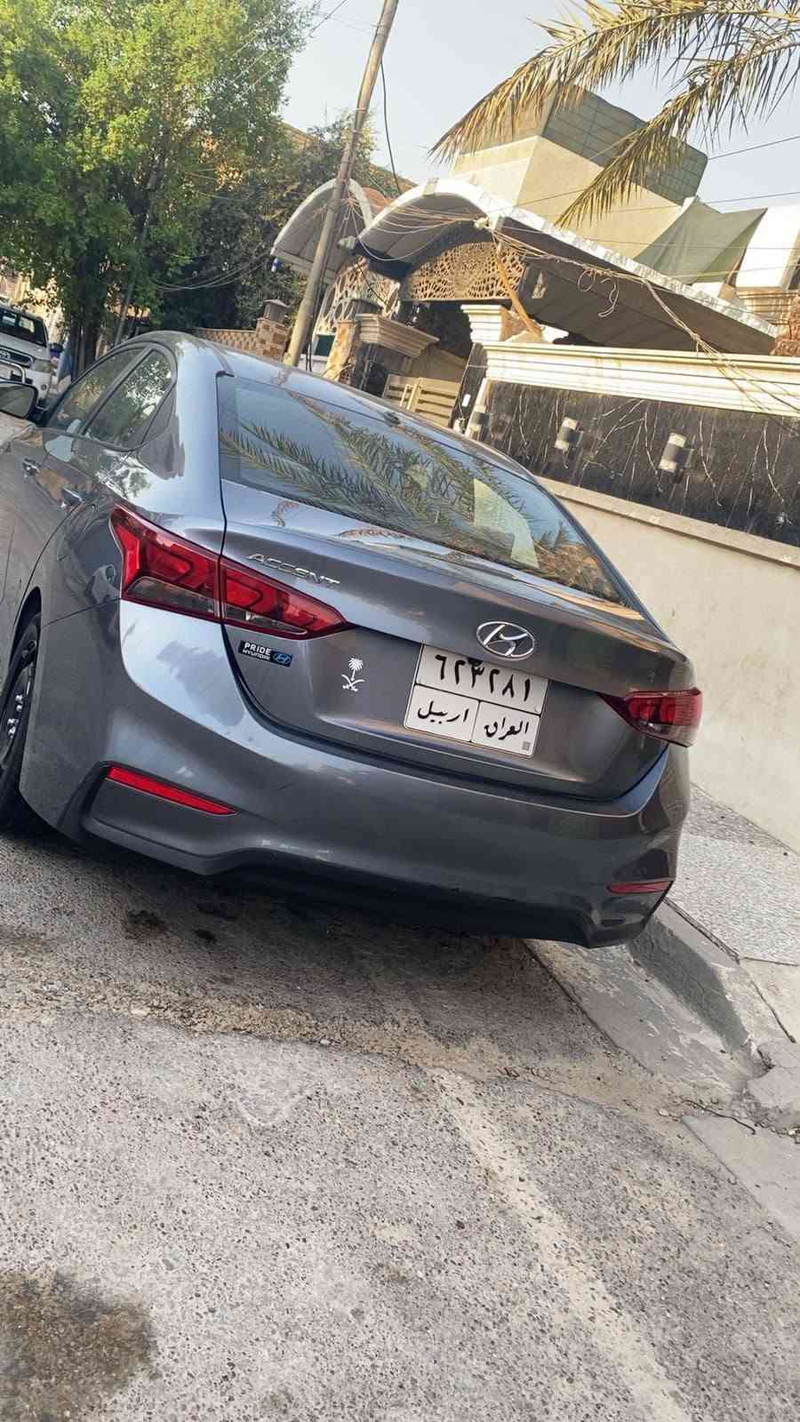 سيار اكسنت موديل 2020
مكينه 1600 مكينه بلاد
كير اي تي ام
السياره جاهزه للخير مابيه نقص
بيه قطعتين صبغ البنيد و الباب خلف السائق 
السعر 97 وبيه مجال
***********
بغداد حي العلام

نص مكتوب في الصور:
- Hyundai Accent Se/Sel 2020 Gray 1.6L vin: 3KPC24A62LE100758
