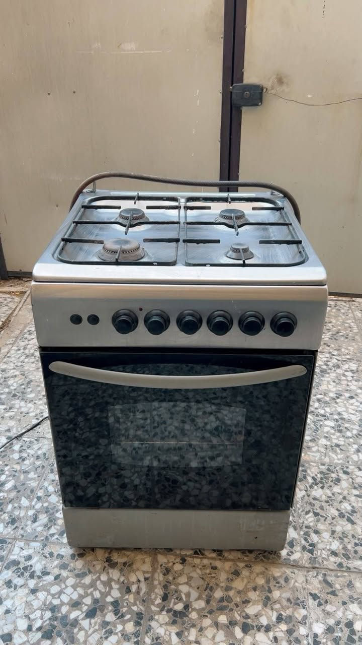 سبلت 2طن انفيرتير 600 الف LG
ثلاجه فيستل 18 قدم تجميد 400 الف
كنتور صاج 3 ابواب 100 الف
طباخ 75 الف
بغداد الغدير
***********
