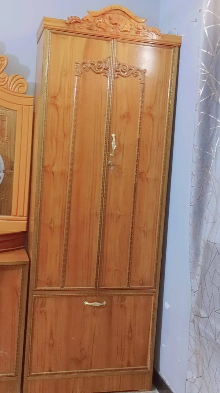 للبيع غرفة جديدة 6 ابواب بغداد ***********
