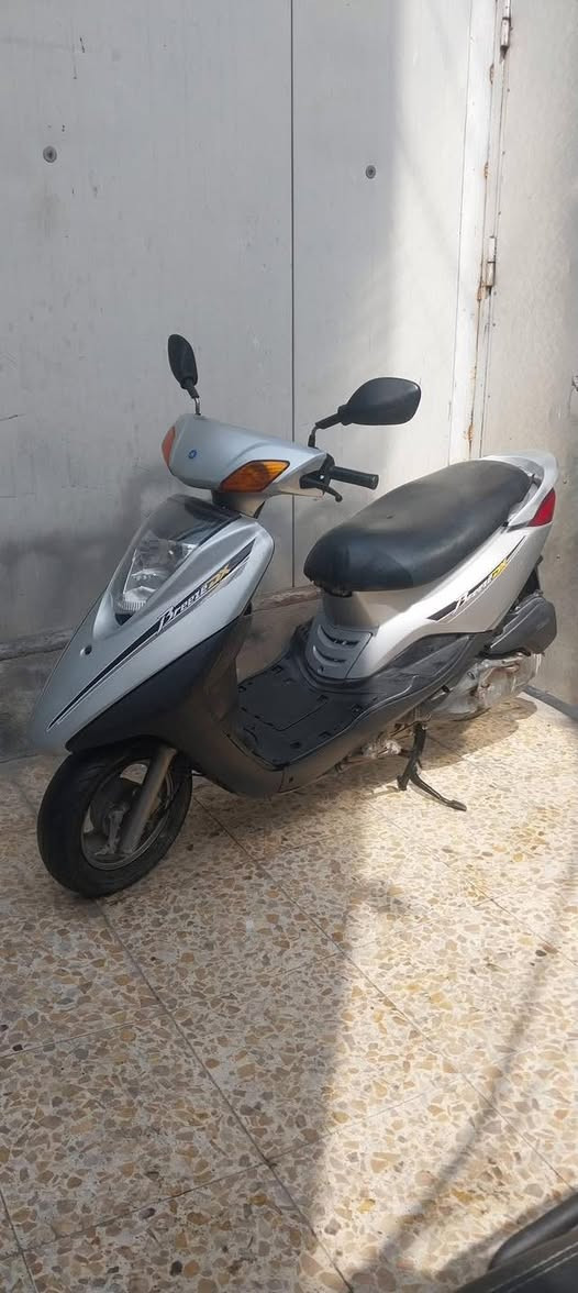 يالله للبيع بريز يباني جديده ماشيه ٦ مختمه سعر ٥٥٠ مكان بغداد بلديات مكينه مكفوله شلعه معدل أوراق كامله كله بلاد نتصل *********** خاص ماكو
