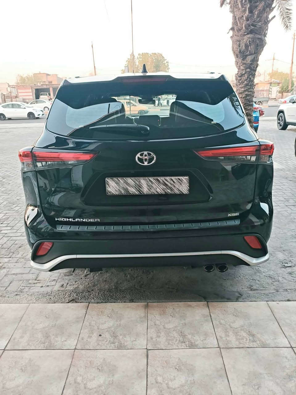 تويوتا هايلندر XSE موديل 2023 
فول مواصفات 
تشغيل بصمة  
جنطة كهرباء 
كراسي كهرباء 
حساس امامي خلفي 
حار بارد كراسي
نظام تزحلق 
تحكم مقود 
ويل 20
360 كامرة
4*4
وباقي المواصفات الاخرى
مكان السيارة بغداد 
للاستفسار *********** واتساب
