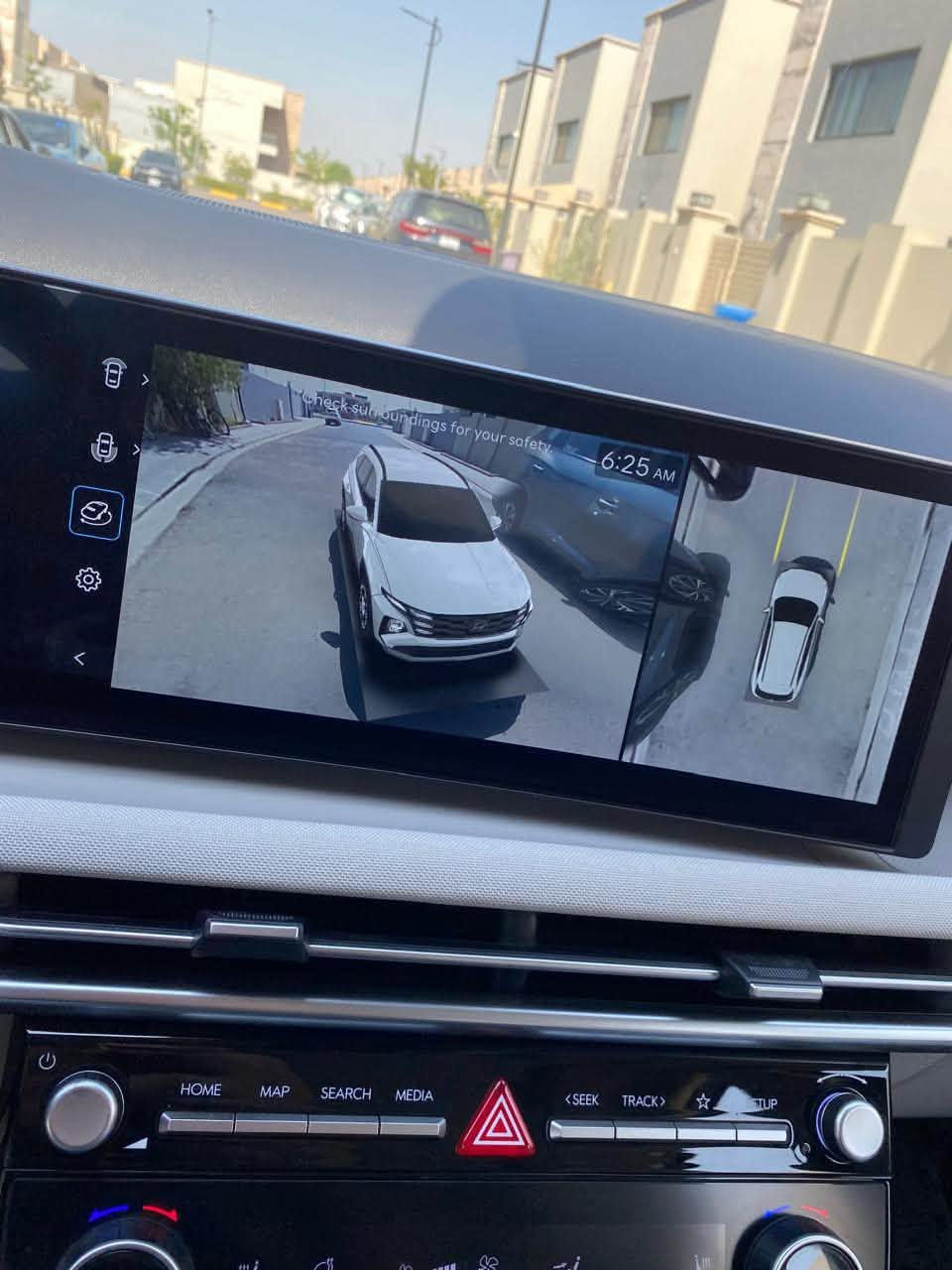 رقم الهاتف *********** واتساب متوفر
2025 Tucson limited 
السعر ٢٣٠ ورقه رقم بغداد حلو ٤ ارقام بااسمي تحويل ثاني يوم .
توسان لمتد Vli لون ازرق الجديد ❗️اعلى مواصفات❗️ ام الداتا شو رقمي 
 وارد امريكي 
فقط جاملغ امامي ضرر بسيط بدون اي دواخل . صور ضرر موجوده 
باقي السيارة كفالة عامة 
السيارة جديدة ودخول جديد واخت الزيرو بعدها 
❗️( ماشية ٥٠٠٠  زيرو ) 
1- محرك 2500 بانزين كير ٨ نمر مرغوب 
2- بانوراما 
3-اربع كامرات امامي وخلفية وجانبية بالمرايات 
4- حساسات امامية وخلفية ١٢ حساس
5- رادار امامي وجانبي وخلفي نقط عمياء 
6-تتقدم وترجع بالبصمة مع وقوف ذاتي 
7- كشنات جلد ابيض وكهرباء الاماميات 
8- تبريد وتدفئة كشنات امامية وستيرن تدفئة وكشنات خلفية تدفئة وتبريد
9- كير تعليك و شفتات ستيرن 
10-خزن كشنات
11-لايتات عدسات تختلف عن العادي
12- صندوق كهرباء ومن تقترب منة يفتح  
13- داتا شو تعرض على الجامة الامامية 
14- سستم صوت Bose مع دمام بالصندوق
15-اوتو هولد
16- مساعدة النزول من المنحدرات 
17-شاحن تلفون  واير ليس 
18-حساس قراءة العين 
19-الوان داخلية تتغير ١٠ الوان بيها 
20- انارة داخلية led 
21-شحن تايب سي 
22- ويل كب حجم ١٩ 
23- شاشة كبيرة ابل كار بلي واندرويد اوتو 
-٢٤ دبل جام كاتم عزل .
٢٥- مري قلاب عند رجوع .
٢٦- هوك لسحب عربانه مع كهرباء 
٢٧ - سياق الي مع ثابت بالسرعه . 
-٢٨ تشغيل عن بعد مع ترحيب عند اقتراب .
اكو بعد مواصفات ماذكرتها .
