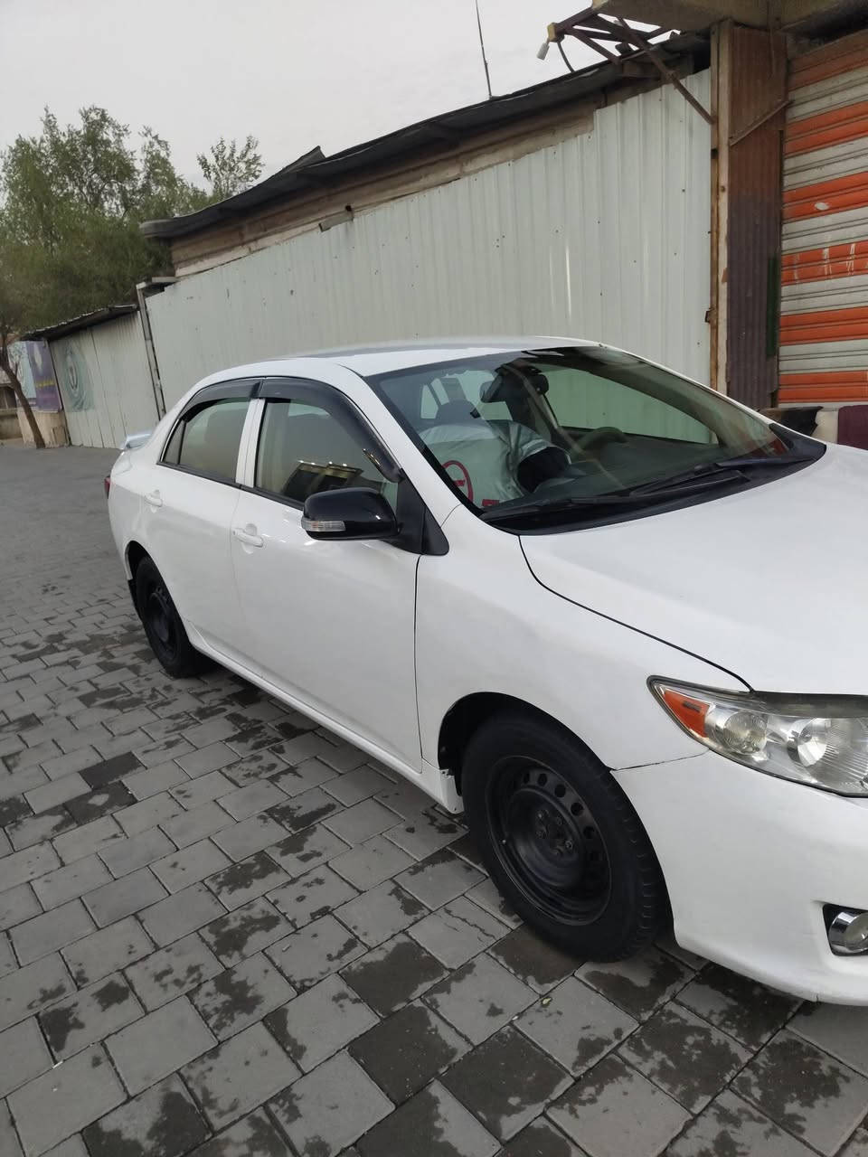 كورلا موديل 2009 وارد امريكي
محرك 1800
كير ومكينه بلادي كفالة ماشية164 بيها فقط البنيد مبدل ابلادي وقطع صغيره بلجاملغ الخلفي بارد بدون صبغ الباقي كفالة مكينه كير الغود شواصي كله بلاد السياره نضيفه حيل وبلواقع احله مال جناي ما متعوبه ومداريه حيل مكان بغداد شارع فلسطين 
السعر ب110 وبيها مجال ***********

