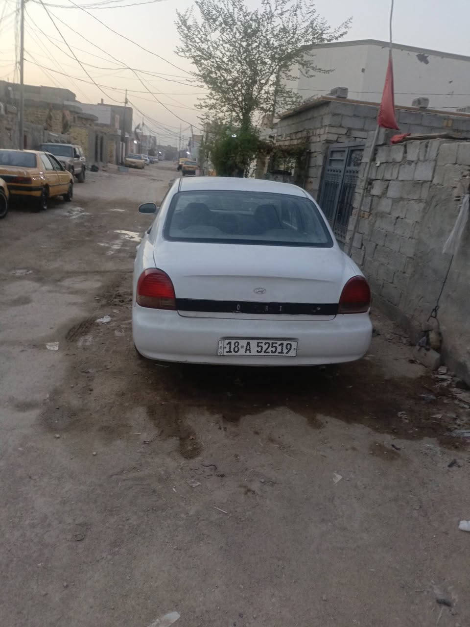 يالله سلام عليكم شباب بيع مستعجل سوناته موديل 2000  رقم بابل دولي سنويه لل 2030 مكينه وكير جدد كير عادي حداديه نضيفه تخم تاير جديد كهربائيات شغاله سياره حلوه ومرتبه ترايك وين ميعجبك اسعر 28 وبيه مجال بصيط مكاني نجف شارع المطار ***********
