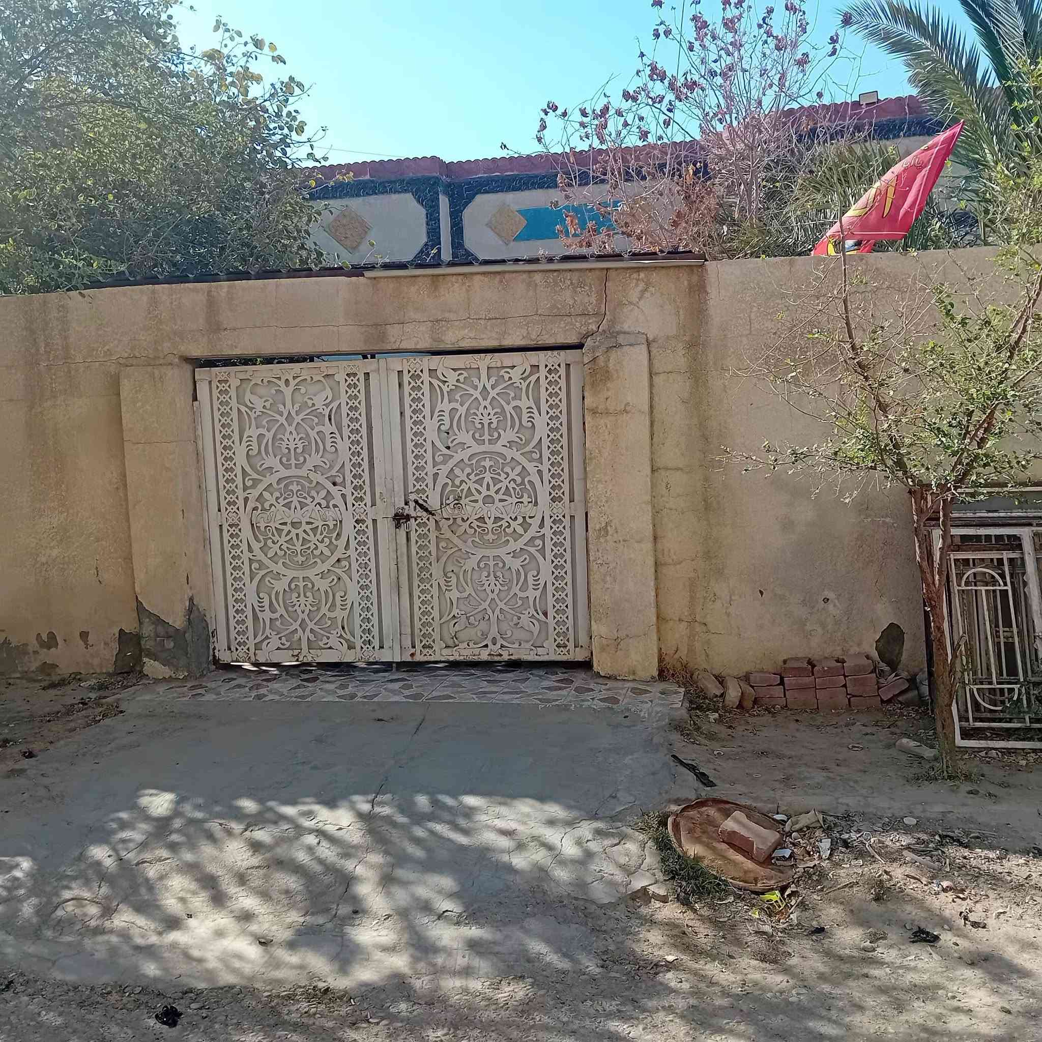 سلام عليكم بيت للبيع منطقة الطبر  المساحه ٣٠٠ لاتصال على الرقم  ***********
