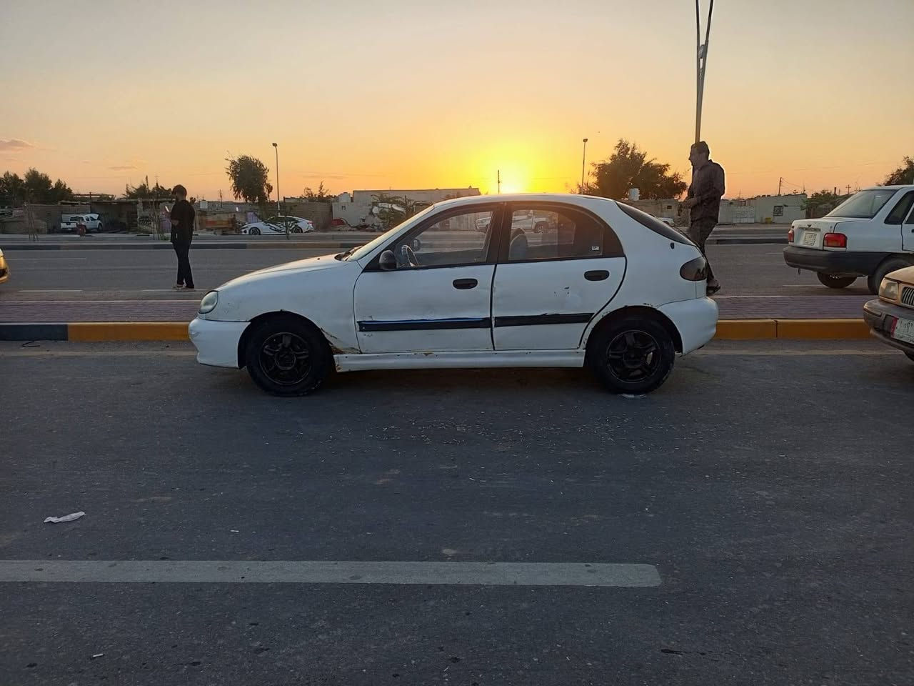 دايو سنويه  ل٣٠  مكينه بيها دخنه قليله كلش   دواخلها كلش نضيفه
سعر ٢٨ وبيها مجال حق الجيه ***********  واتساب
