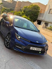 كولا للبيع موديل 2022  مواصفات  se   السياره لونين ازرق وسقف اسود  ماش...