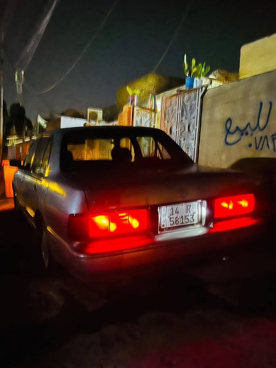السلام عليكم للبيع كراون ارنب موديل 96 سنويته صالحه الغايه 2027 الشهر سابع سياره ما  مكصوصه مصبوغه الجماليه عام مكينه خير من الله راعيه موجود السعر 62 وبيه مجال الرقم *********** أو *********** اول موجود وتساب وثاني رصيد تخابر مكان العماره ميسان حي الوحده الاسلاميه
