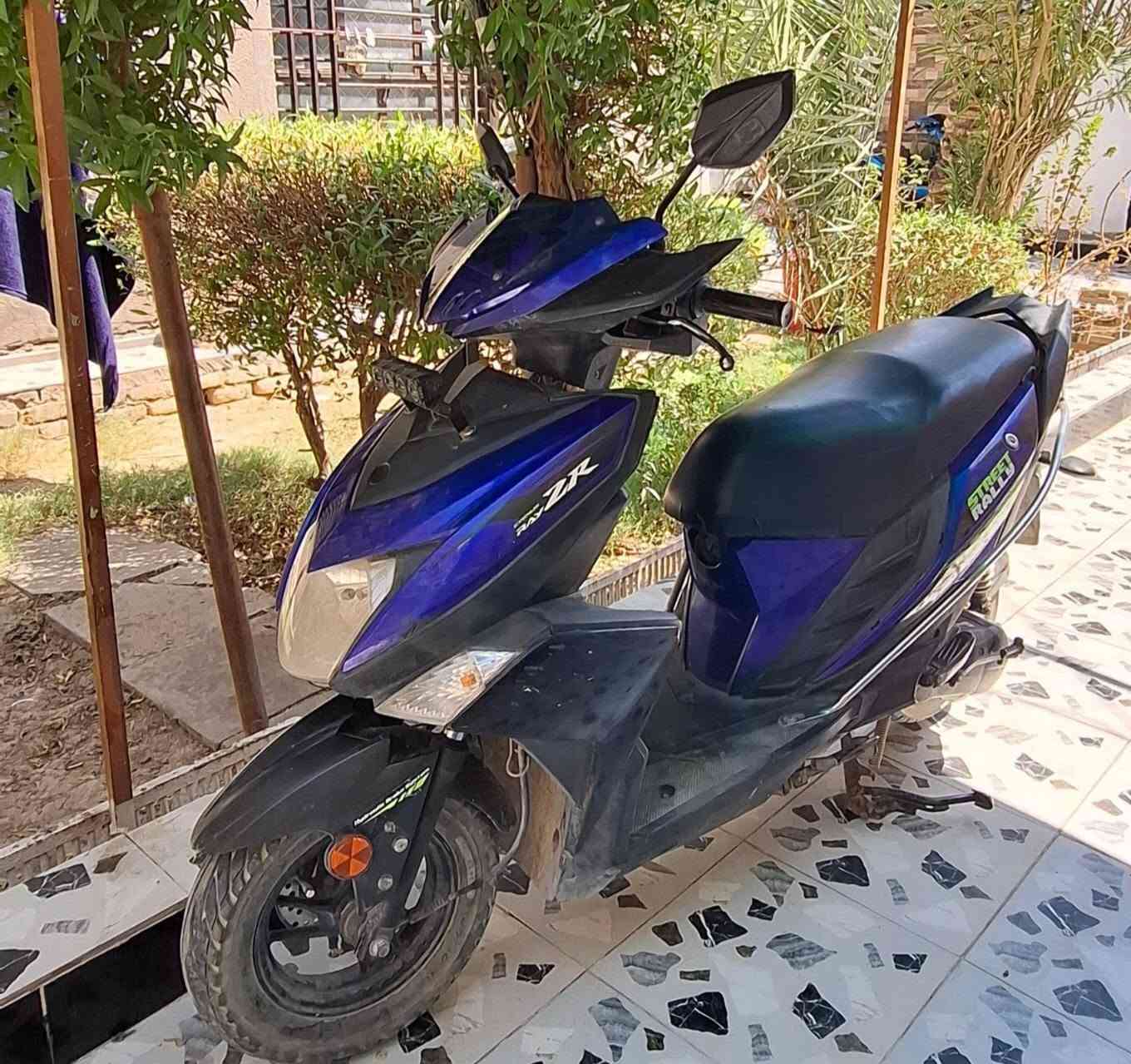 سلام عليكم zr20 نظيفه مامفتوحه السعر 850 وبيها مجال مكاني السماوة
***********
