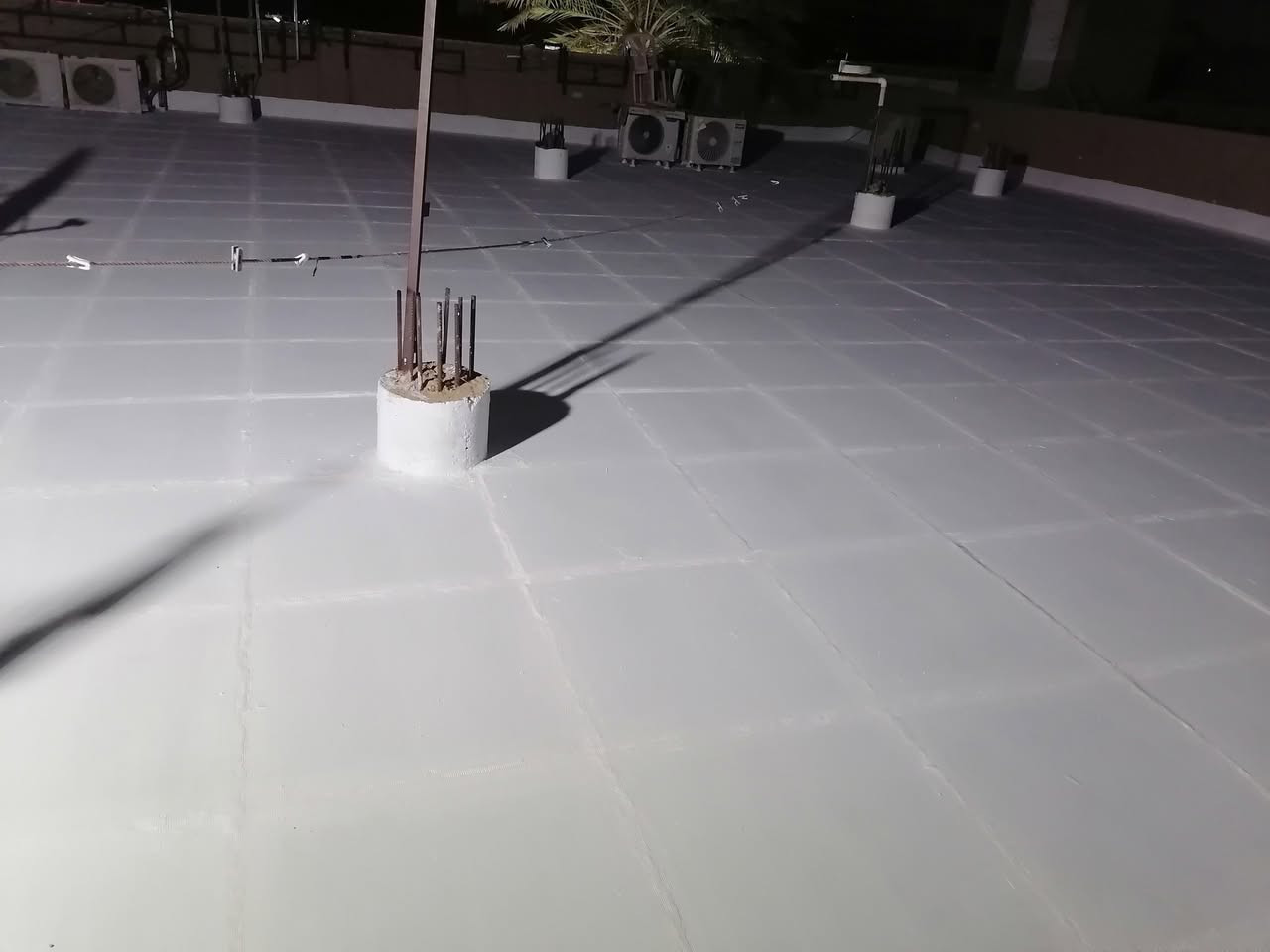 السلام عليكم من رخصت صاحب الكروب نعمل مادة حديثه الي هيه البوليرثان عازل حراري ومائي بضمان معه جلي وتنضيف وغسل الاصطح بل الكامل ونعمل عله تغليف الجوينات مال الأشتايكر بل الشريط الزجاجي والماده ونعمل عله تغليف الصطوح كافة ونعمل الاصباغ الداخل والخارج ونعمل ماده الايبوكسي لاحواض والمواد العازله بكادر كامل *********** حمودي ابو خالد هاي بعض الصور من أعمالنا في هيت ونواحيها واي استفسار حاضر الرقم بي واتساب
