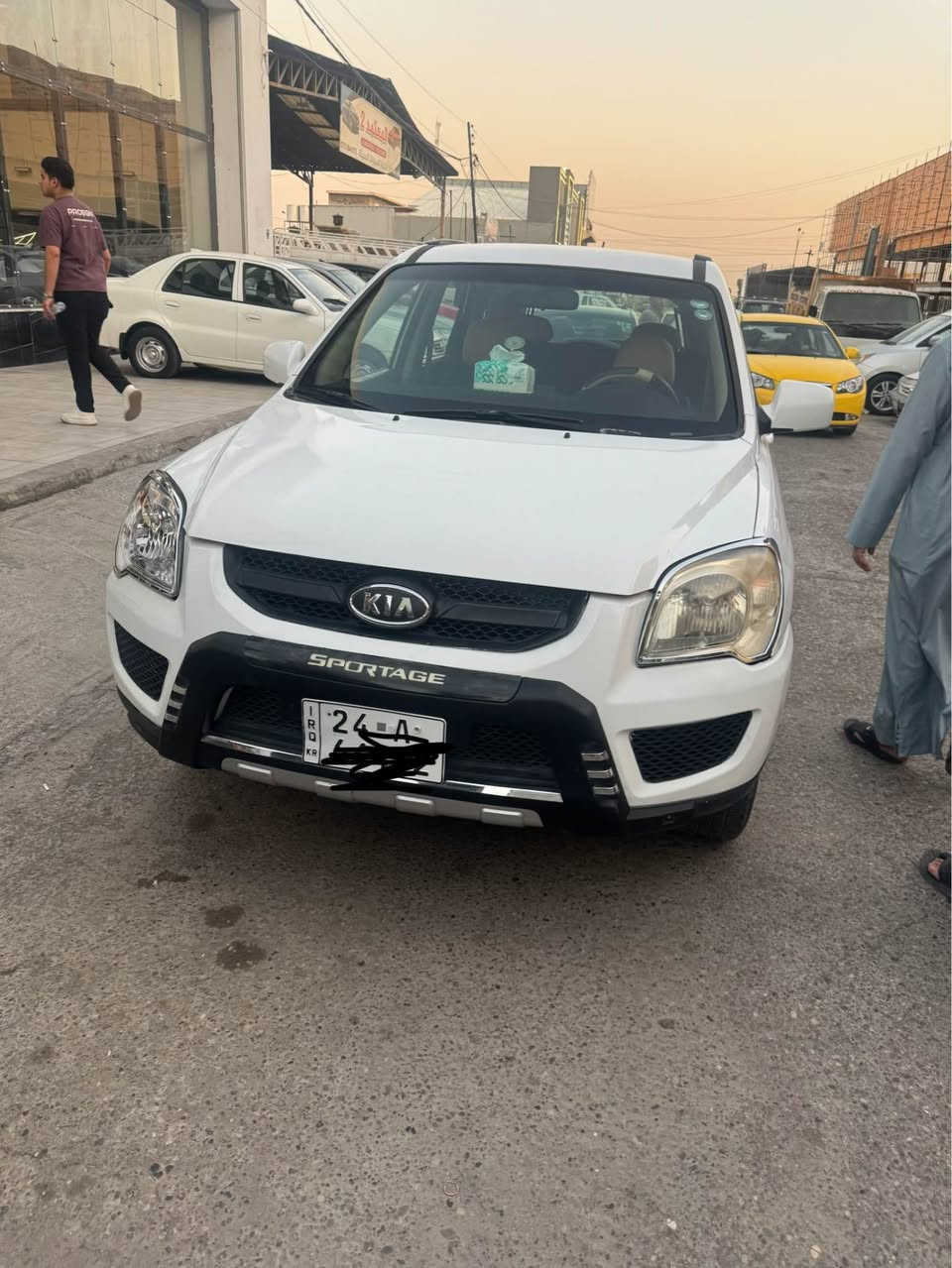 كيا سبورتاج بيها صبغ براس البوند والجاملغ السكن تعديل وبغ سياره 
تبريد شغال طخم تاير جديد
سنويه الى 29 رقم مسطرة سيارة ترايك بغداد مال بيت بيها مكانت بارد بس السيارة كاعده وناصبه 
*********** whatspp
*********** أربيل, العراق
