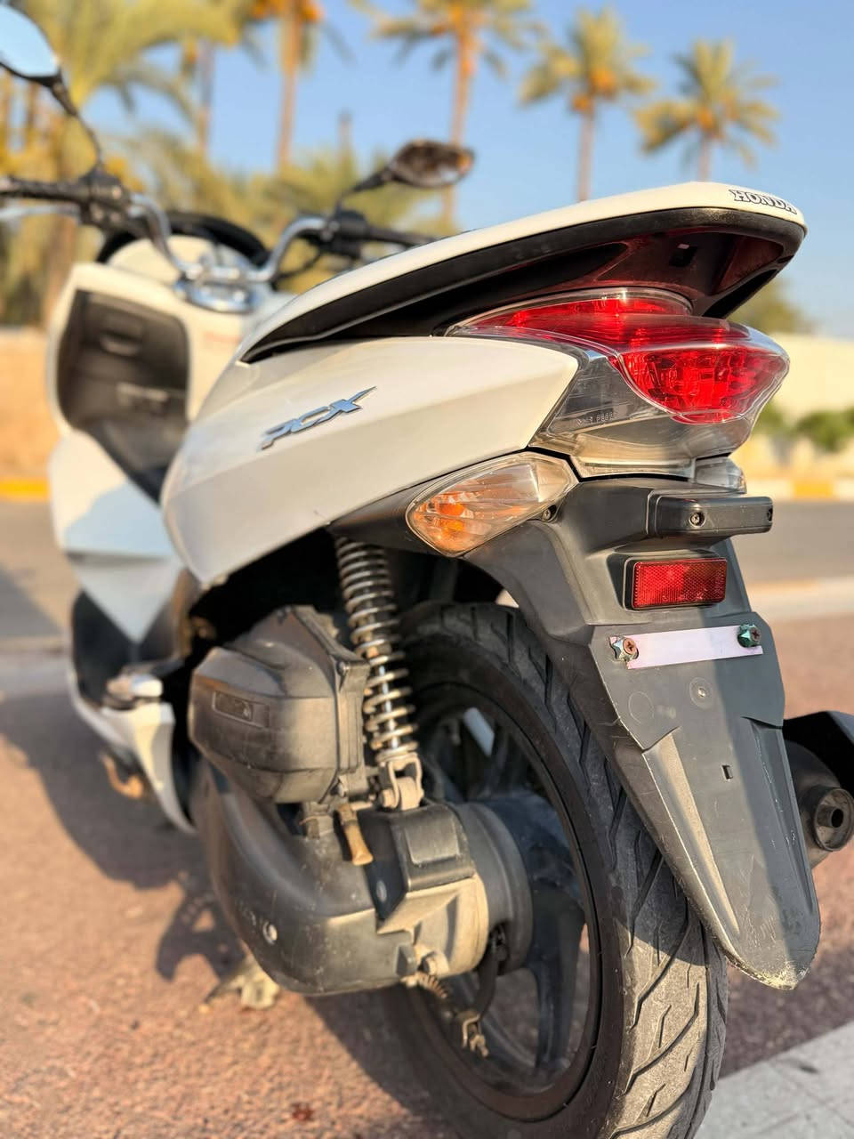 السلام عليكم Pcx  2016

الجيل الاول لون ابيض مكينه 150 

مال رمبه جديد كلش. شخط مابيه

جاهزه ومابيه اي نقص 

السعر  _  13 $ بيه مجال بسيط كلش 

عنوان _ ديالى بعقوبه الكورنيش 

متواجد ع نت

هـ / ***********
